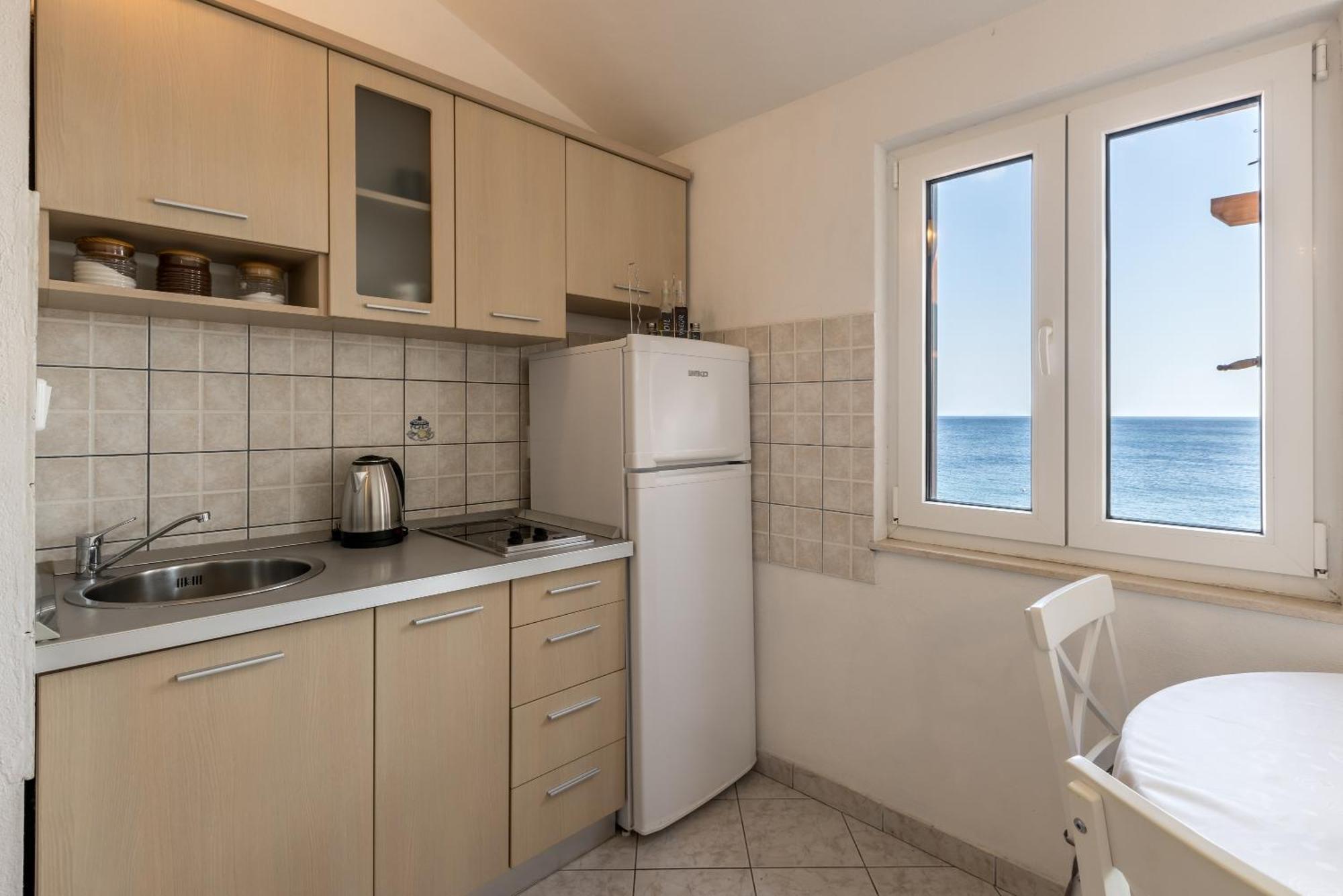 Apartments By The Sea Milna, Vis - 8946 Rukavac  Exterior photo